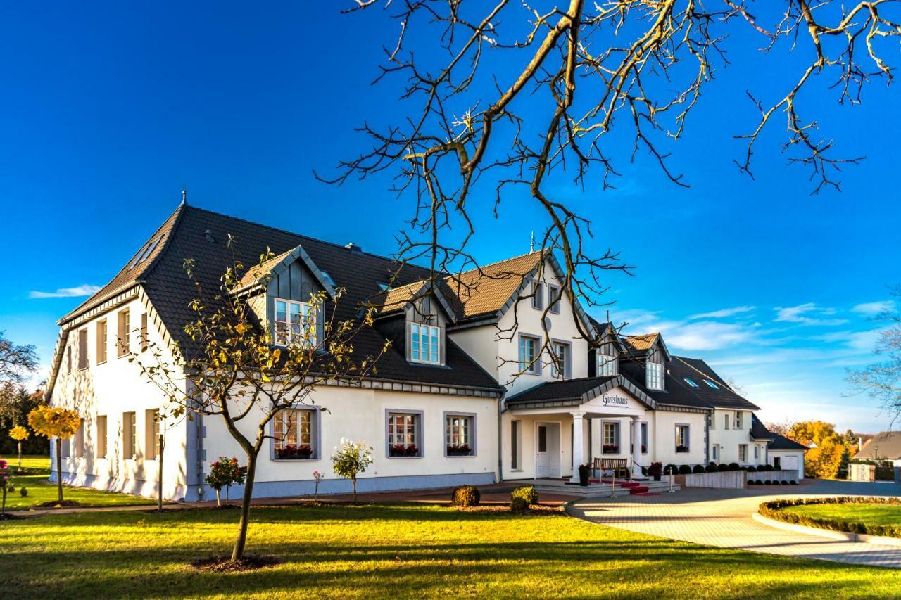 Pension Und Restaurant Gutshaus Kaltenhof Exteriör bild