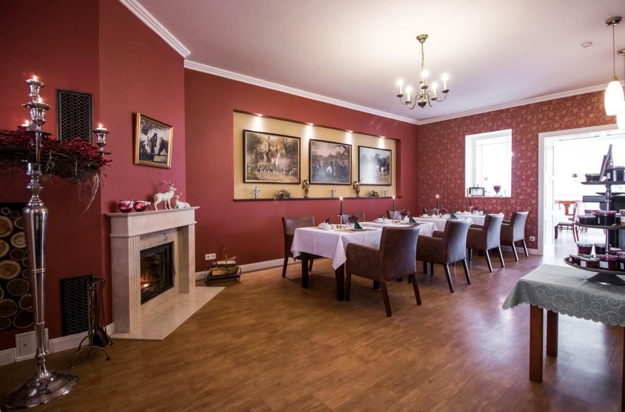 Pension Und Restaurant Gutshaus Kaltenhof Exteriör bild