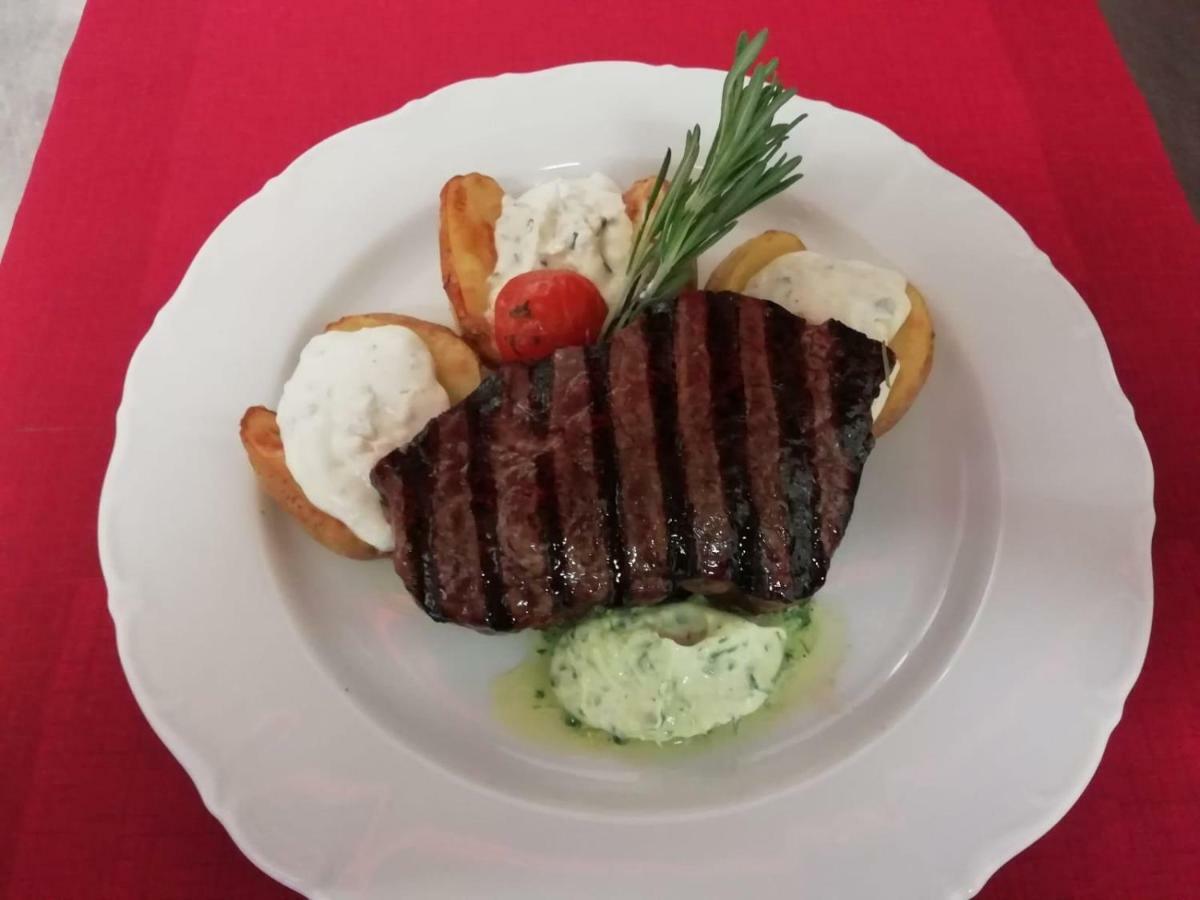 Pension Und Restaurant Gutshaus Kaltenhof Exteriör bild