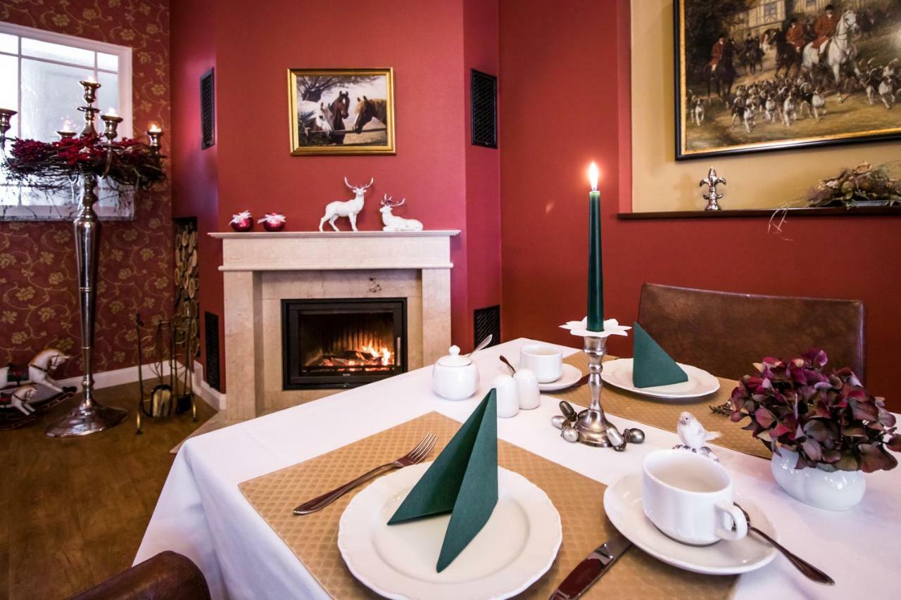 Pension Und Restaurant Gutshaus Kaltenhof Exteriör bild